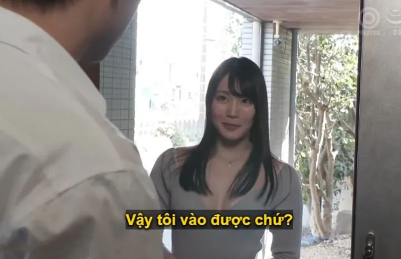Đang nấu ăn anh kéo quần chịch ngay trong bếp em xin tha mà anh không chịu